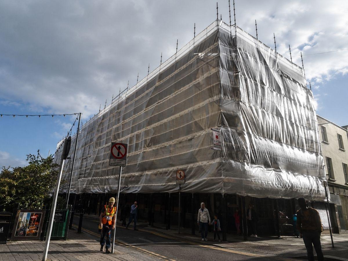 Independent scaffold to a building in Dublin city centre